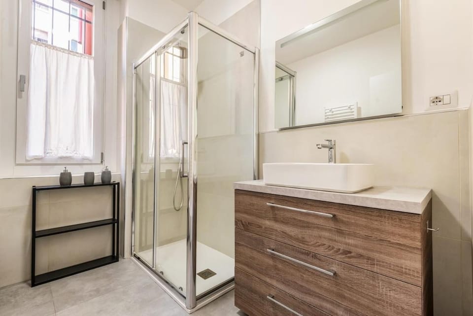 Bright Apartment-Linate 10'- Duomo 10 min Apartment in Milan