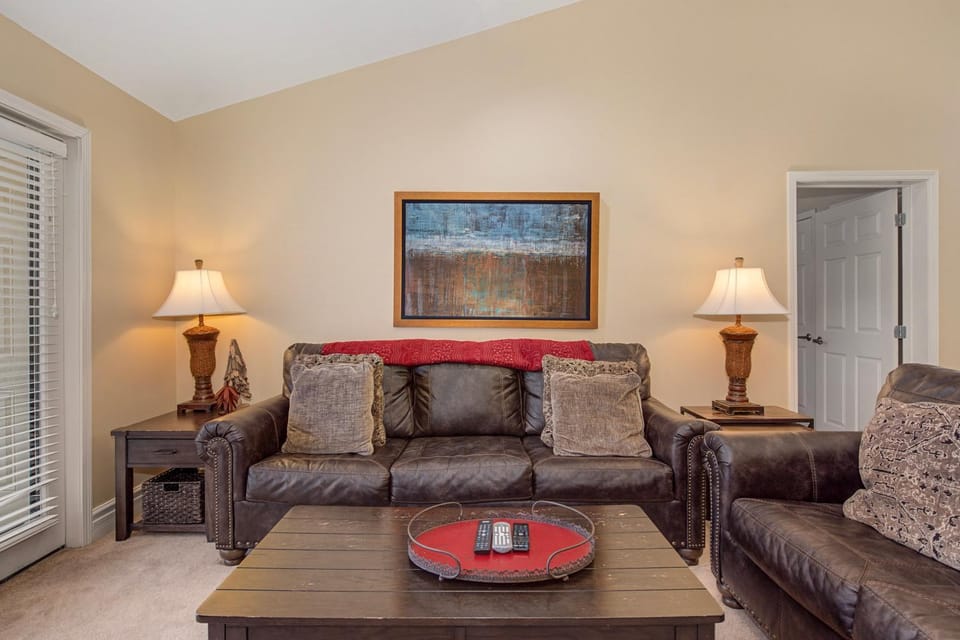 Living room, Seating area, furniture