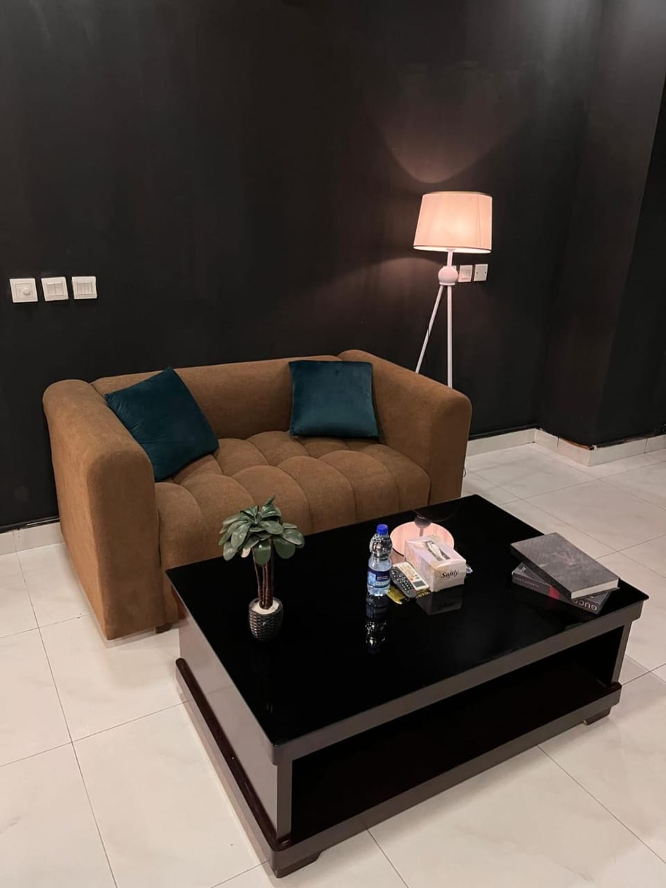 Zameen opal studio apartment Apartment in Lahore