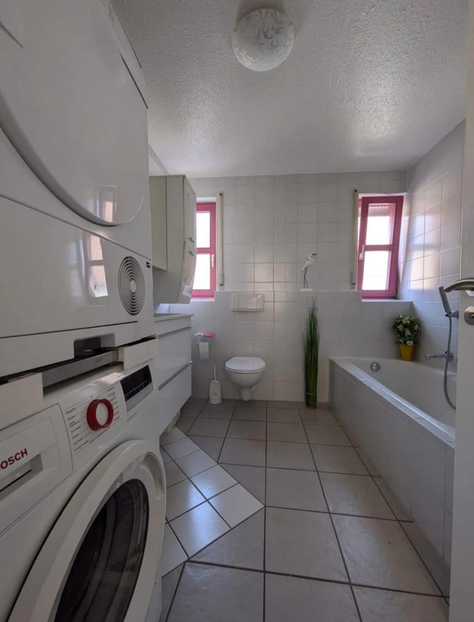 Grosse, helle Wohnung nähe Audi und Lidl IT Apartment in Baden-Württemberg