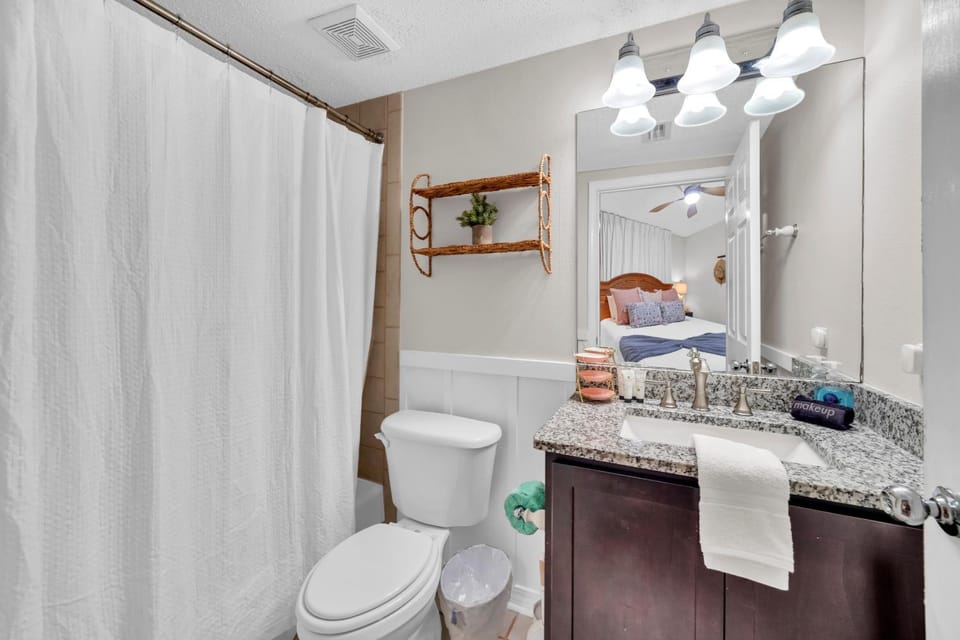 Island Princess 301 - No Shoes Retreat by Beach Stay Vacations House in Okaloosa Island