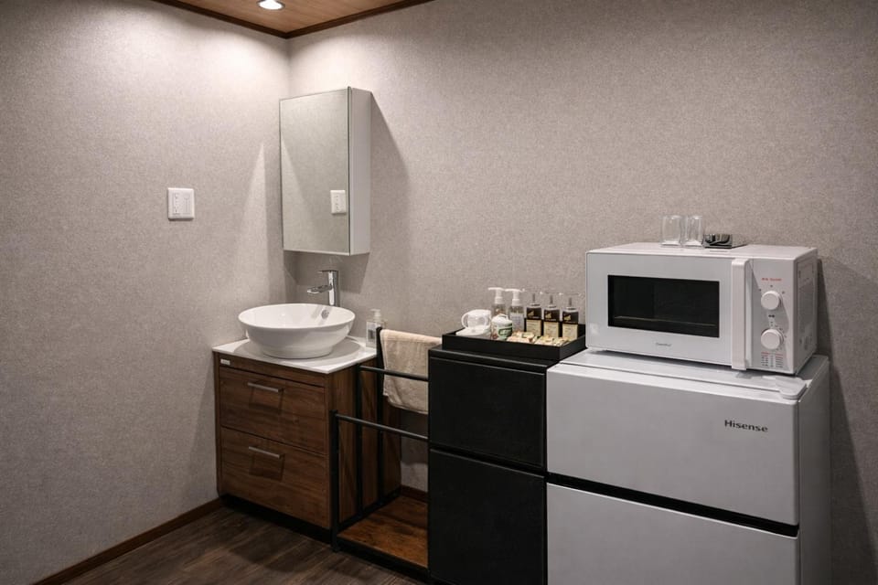 Kitchen or kitchenette