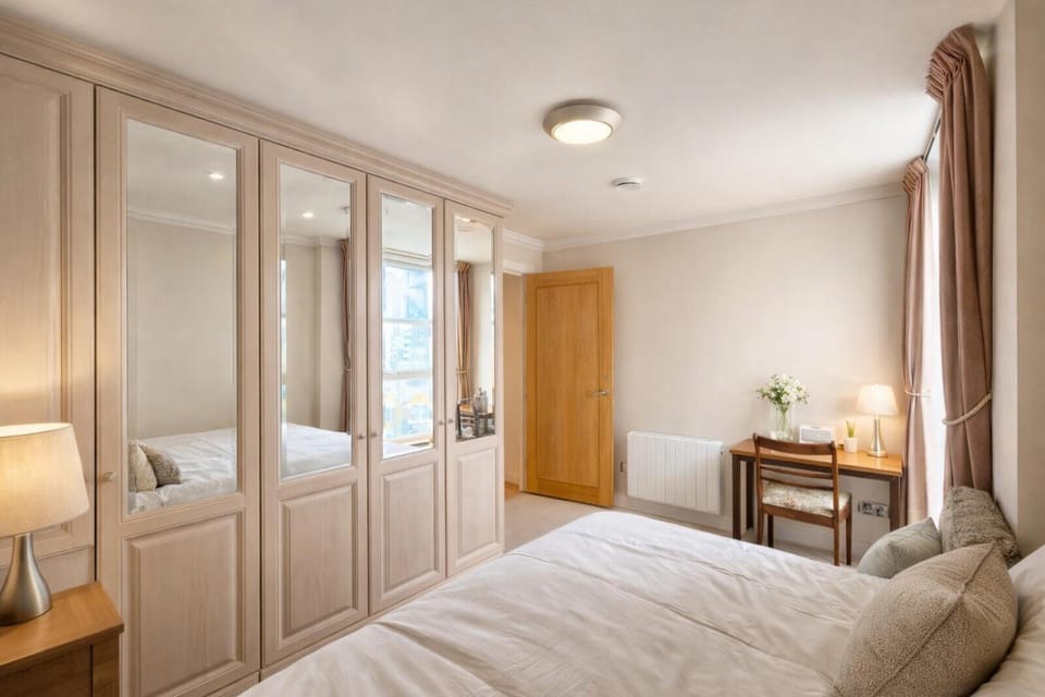 Specious river view apartment south quay-Canary Wharf-o2-excel-royal victory Apartment in London