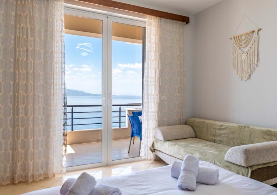 Serenity Seaview Apartment Sarande Apartment in Sarandë