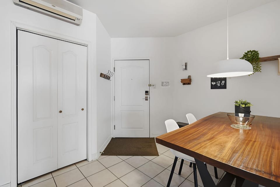 Condo St-Roch Apartment in Quebec City
