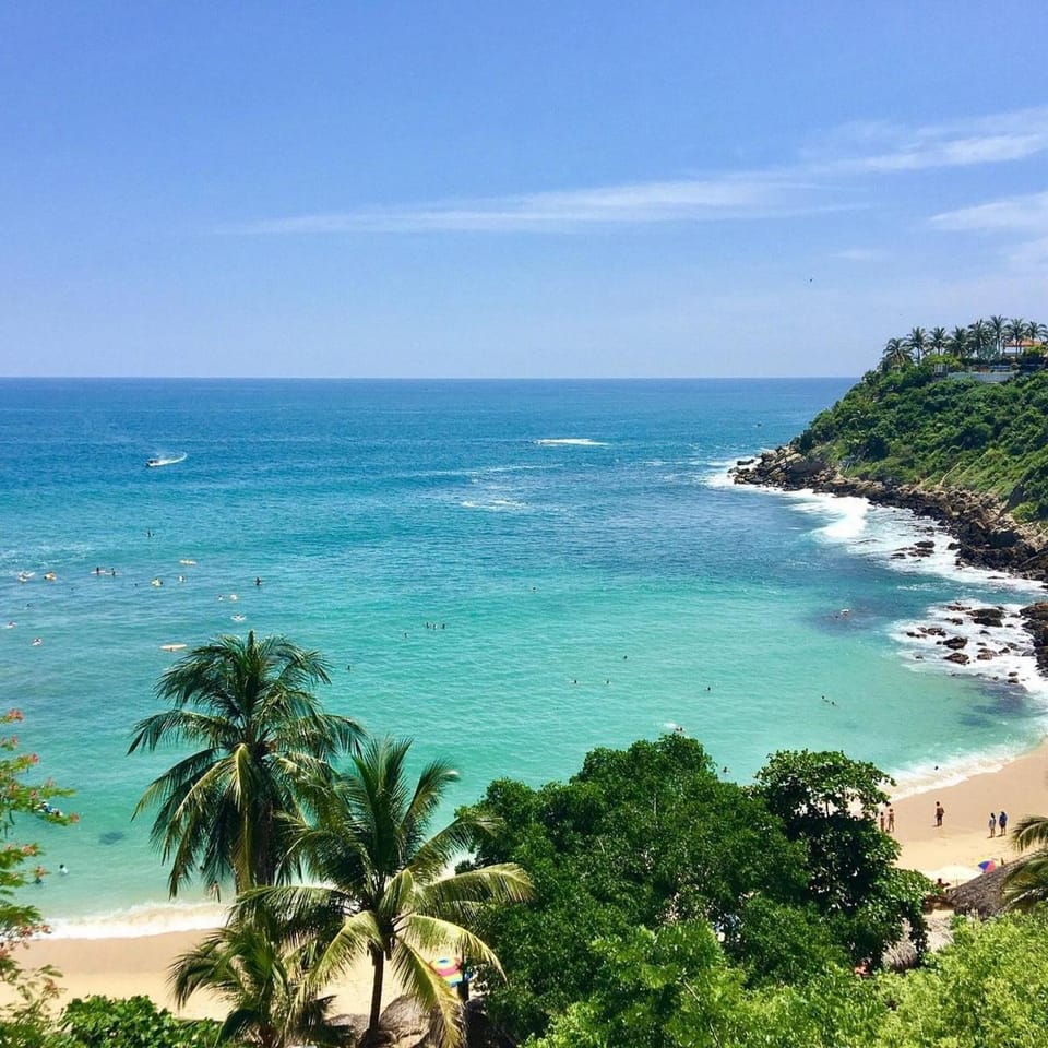 Beautiful Loft in Playa Carrizalillo, AC and Wifi Apartment in Puerto Escondido