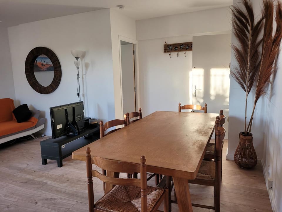 TV and multimedia, Dining area