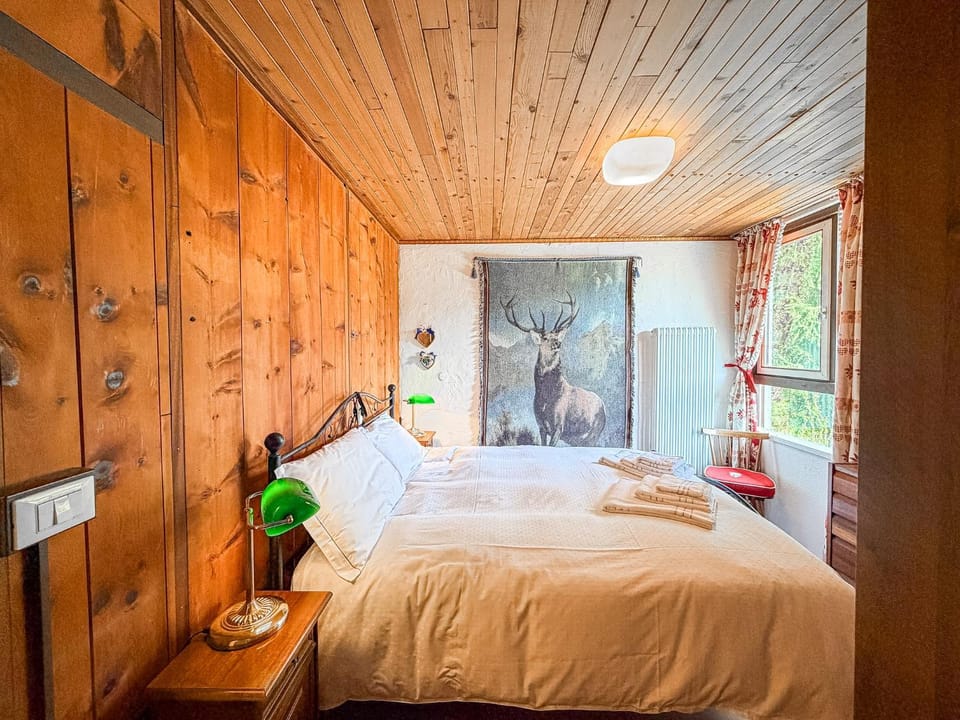 Bed, Photo of the whole room, Bedroom, wardrobe