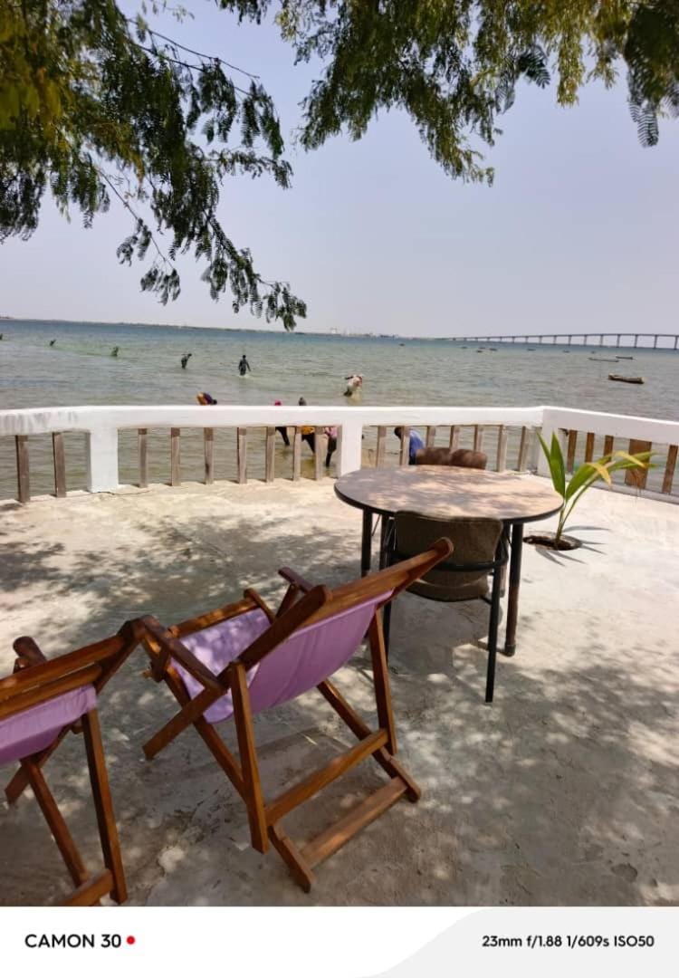 Balcony/Terrace, Balcony/Terrace, Seating area, River view