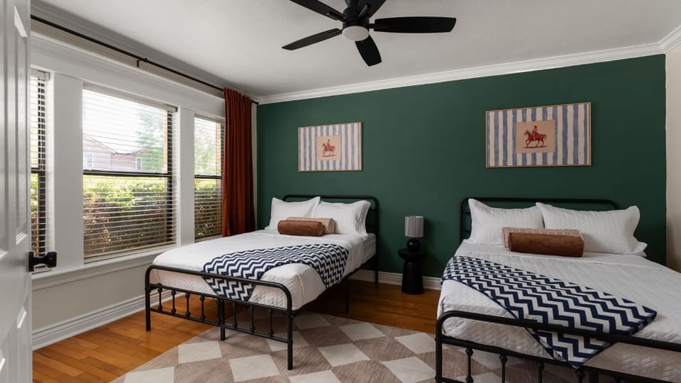 Cedar Park Parlor 5BR Hot Tub & Game Room House in Cedar Park