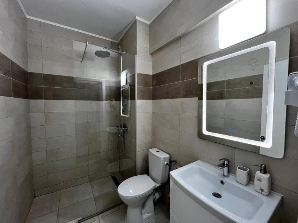 Property building, Restaurant/places to eat, Swimming pool, Breakfast