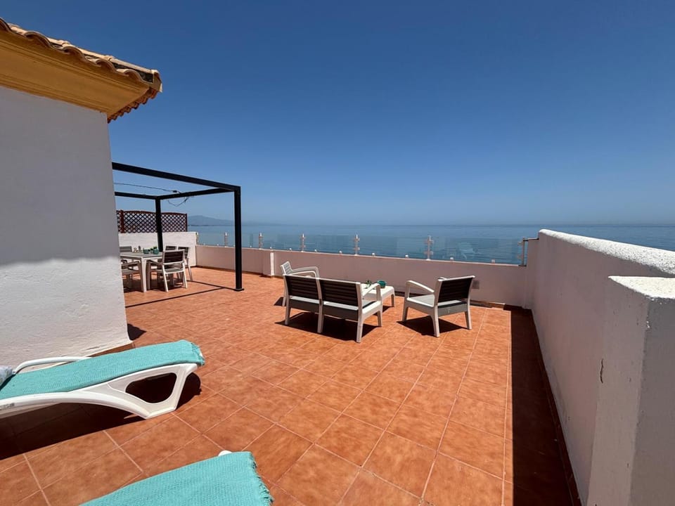 View (from property/room), Balcony/Terrace, Sea view