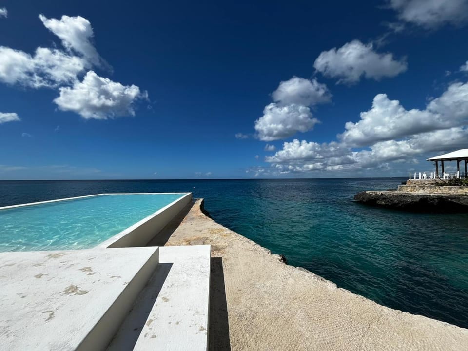 Beach, Swimming pool, Swimming pool
