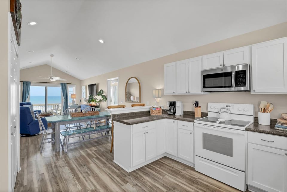 Perched on the Dune In the Heart of Surf City House in Surf City