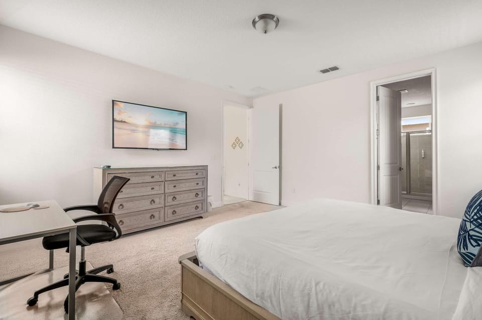 Heated pool, Outdoor Projector & Large Kitchen House in Four Corners