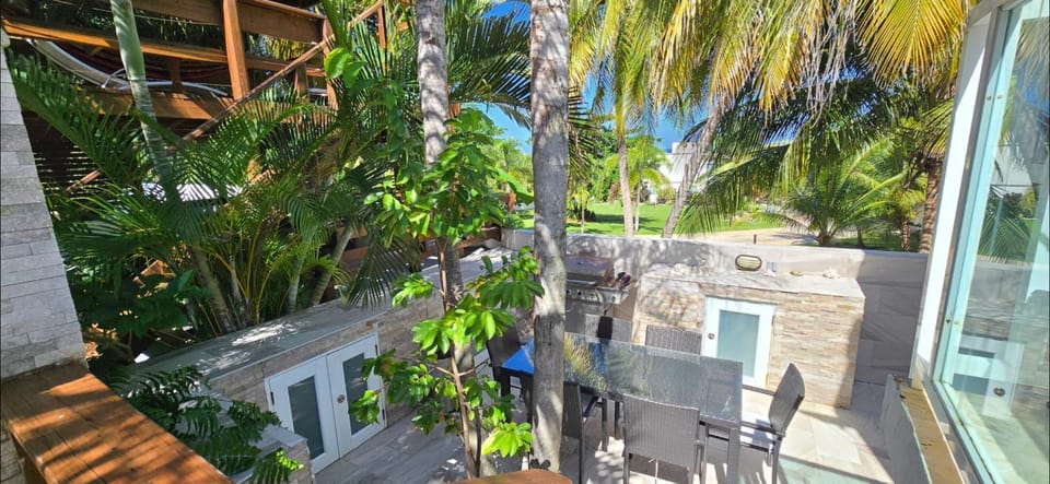 Jobos Beach House - Steps from the beach! House in Aguadilla