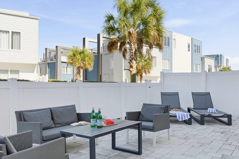 Two-story luxury condo near Disney Apartment in Four Corners