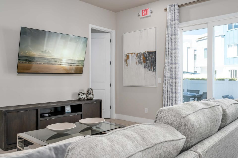 Two-story luxury condo near Disney Apartment in Four Corners