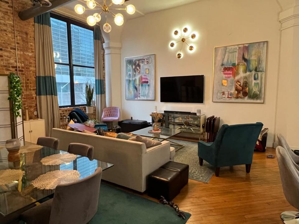 Stylish Loft, Walk to WORLD CUP! Apartment in Atlanta