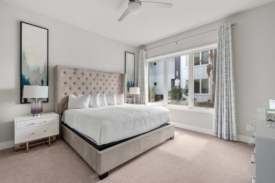 Two-story luxury condo near Disney with pool Apartment in Osceola County