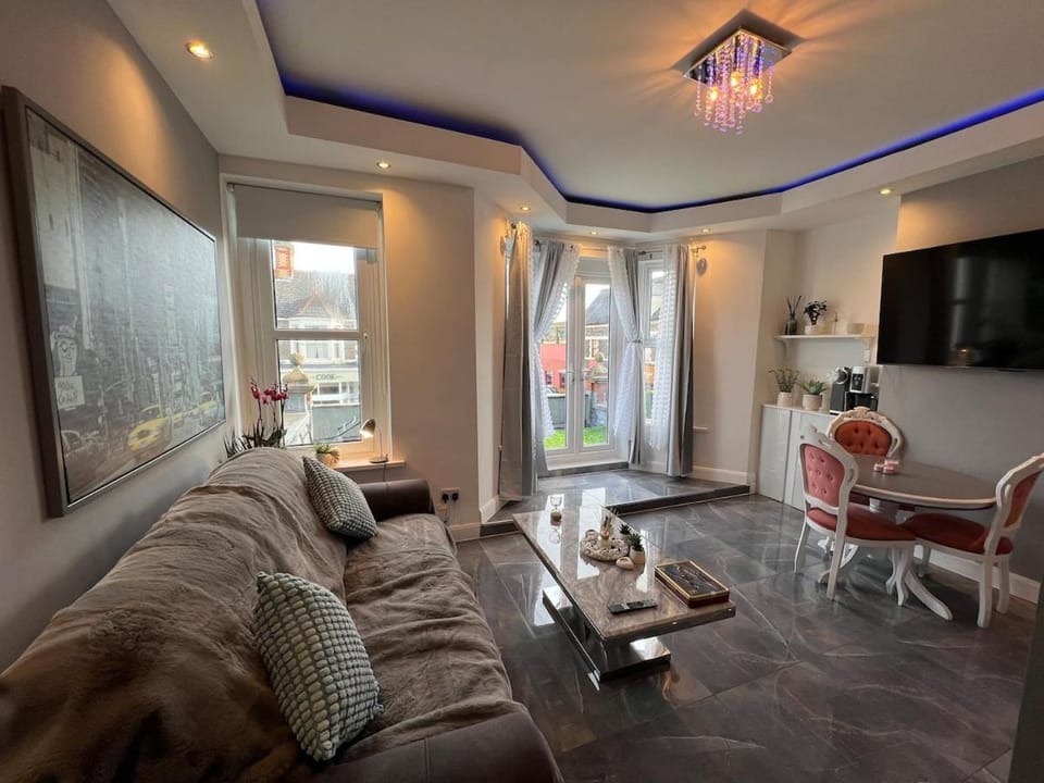 Modern 3-bedroom apartment, city centre Apartment in Cardiff