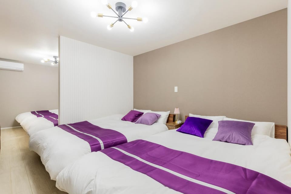 Bed, Photo of the whole room, Bedroom, air conditioner