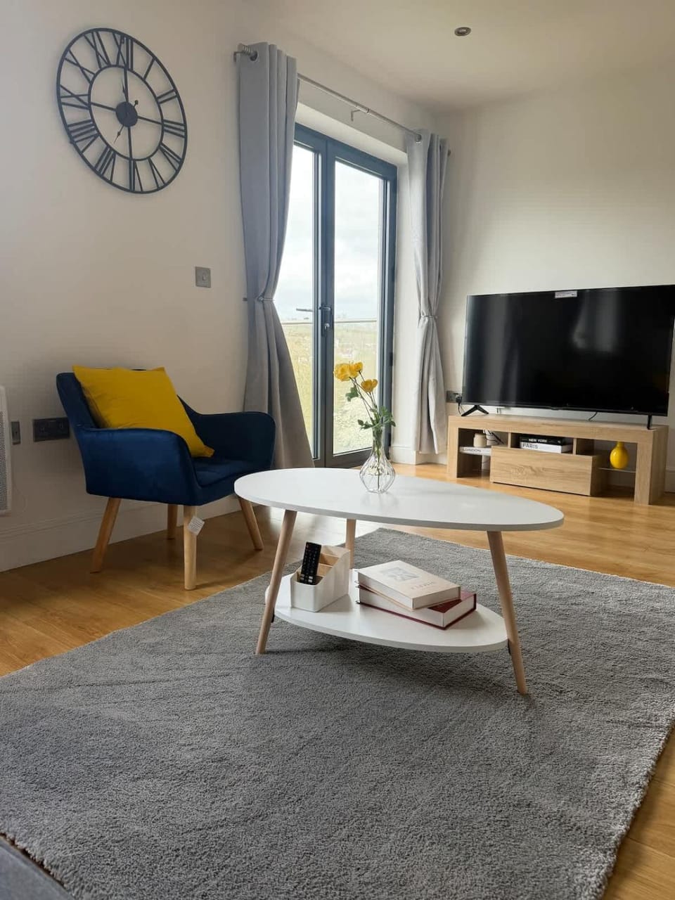 Modern 2 Bed Flat, Free Parking, Central Hemel Apartment in Hemel Hempstead