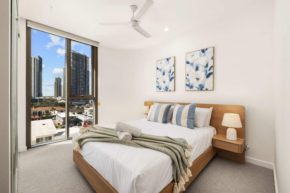 Brand New 3BR Apartment 2 Carparks City View Apartment in Main Beach