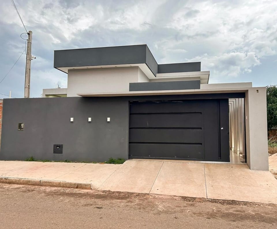Facade/entrance, Parking