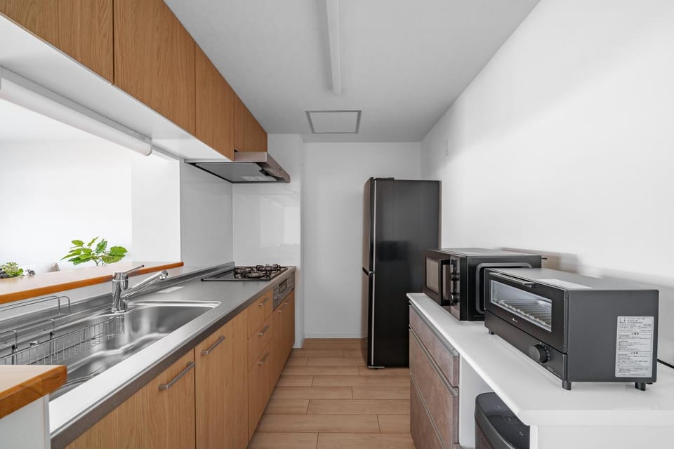 microwave, stove, toaster, kitchen