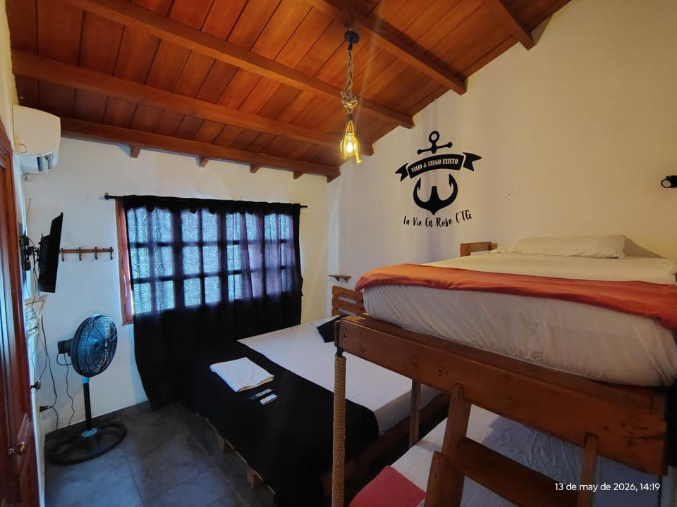 CONFORT Room AIRE AC - Desayuno - Tv - Baño Compartido - Excelente Ubicación Muelle Cruceros - Exquisita Atención y Buen Ambiente Bed and Breakfast in Cartagena