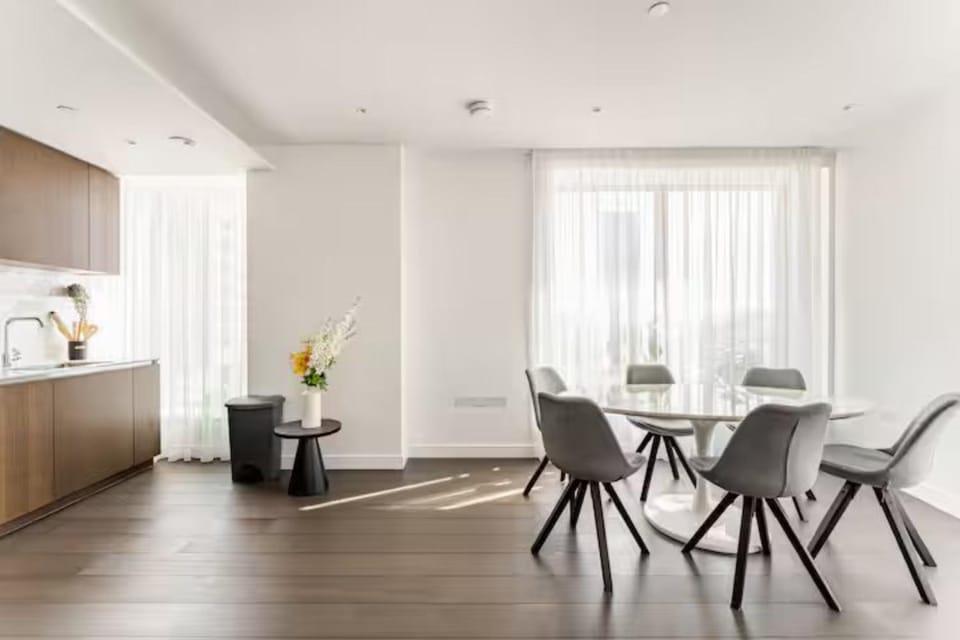 Dining area, kitchen