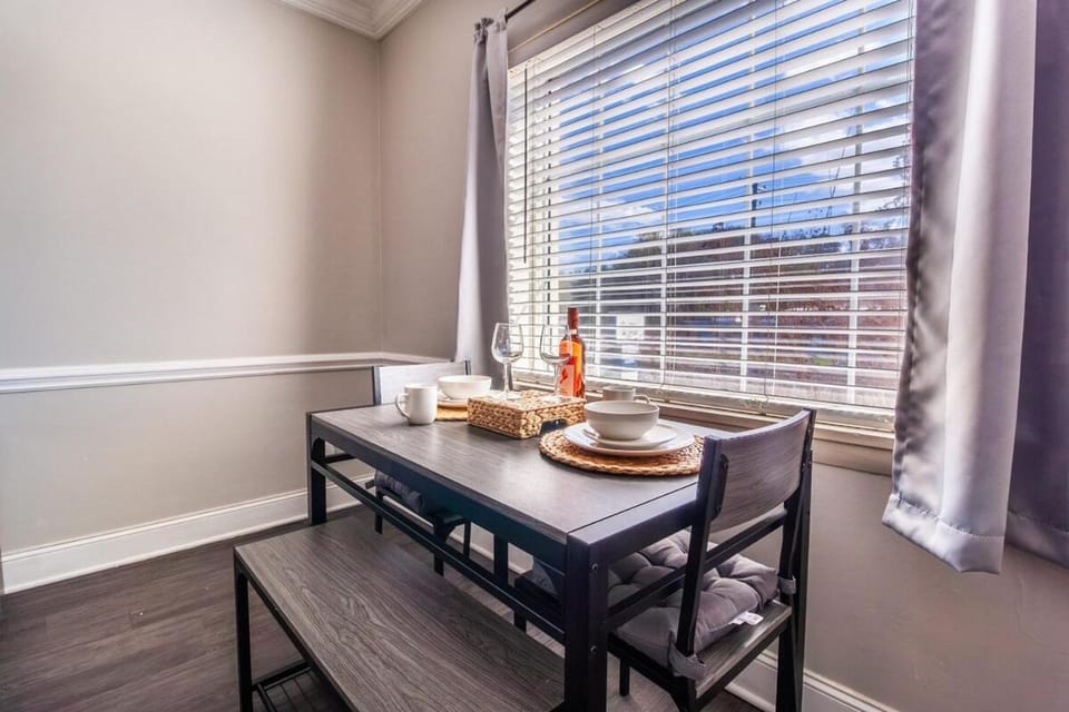 Quaint Mins to Atrium Health & Panthers Stadium Apartment in Charlotte