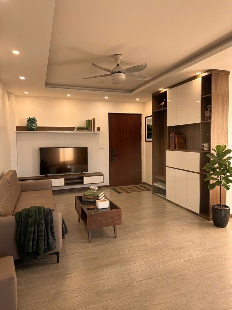 Communal lounge/ TV room, TV and multimedia, Living room, Evening entertainment