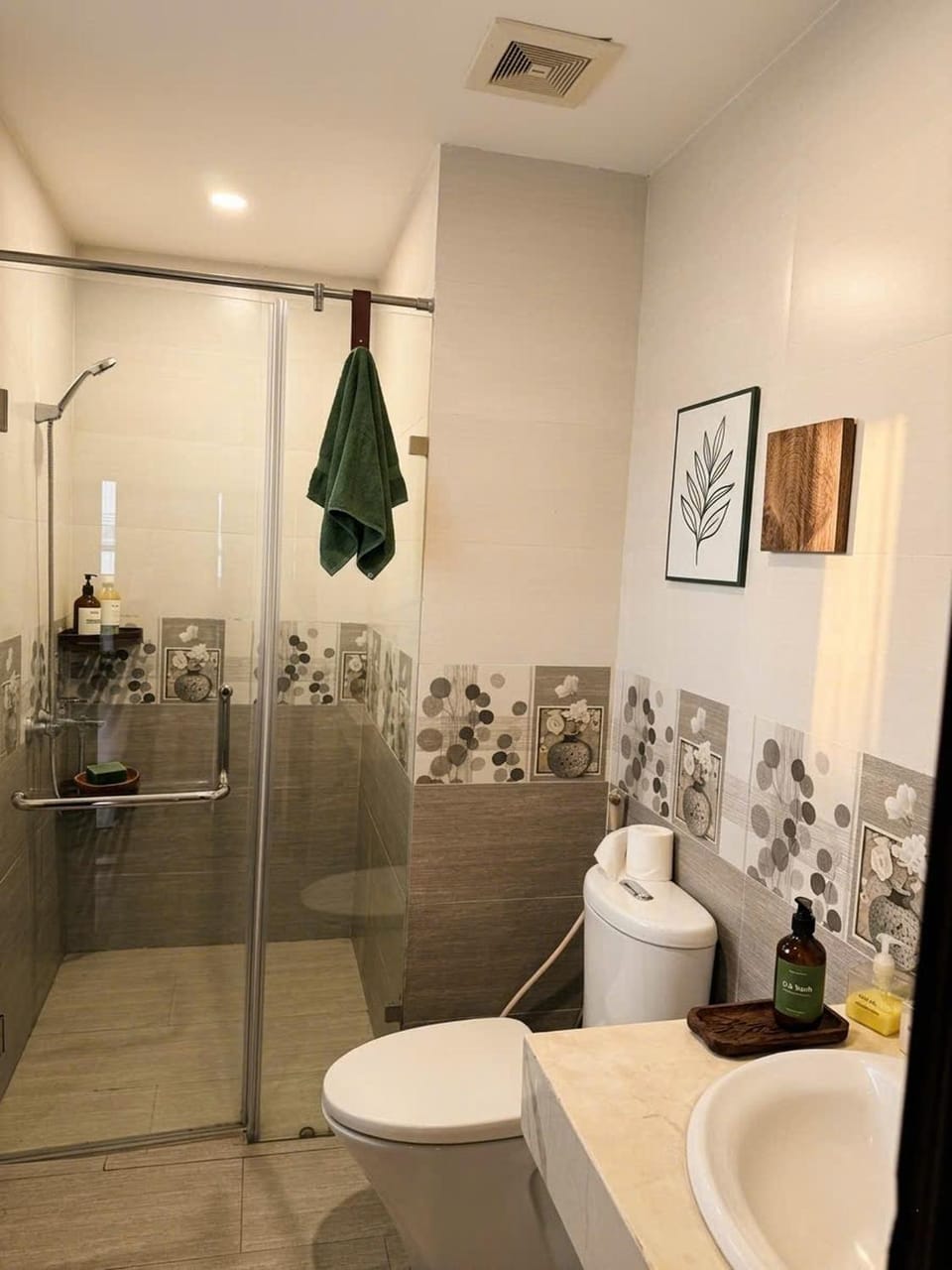 Shower, Toilet, Bathroom