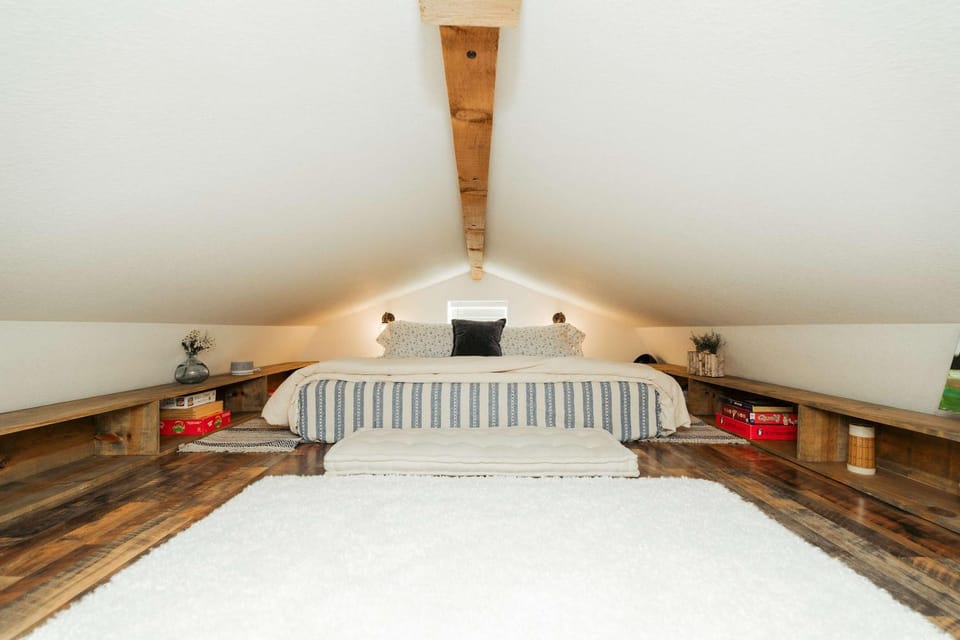 Lone Star Bungalow with Hiking & Lake access House in Ozark Mountains