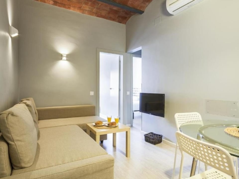 Apartamento luminoso - 5 pers. - ES-175-57 Apartment in Barcelona