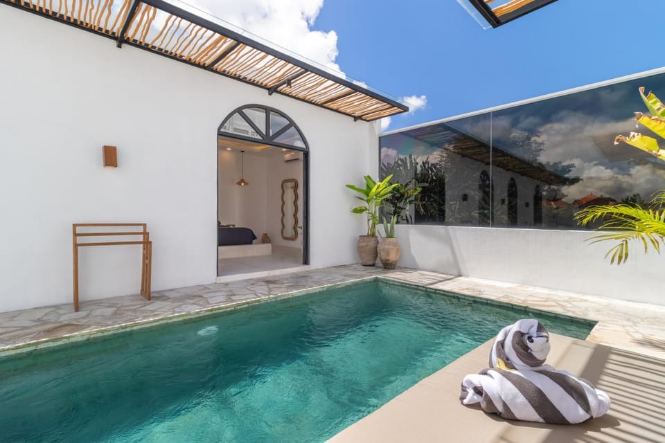 Relaxing 2BR Private Pool Villa in Canggu Villa in North Kuta