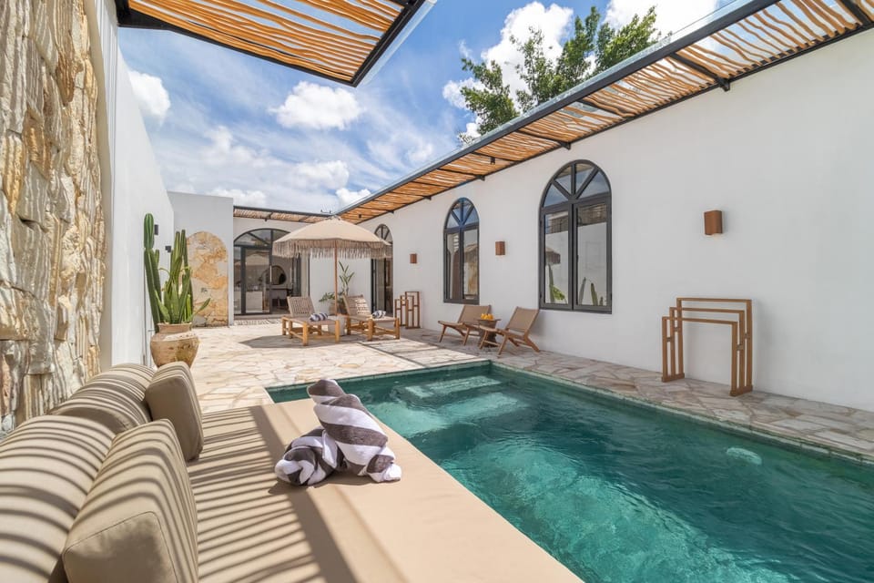 Relaxing 2BR Private Pool Villa in Canggu Villa in North Kuta