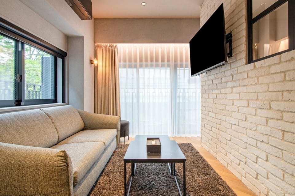 TV and multimedia, Living room, Dining area