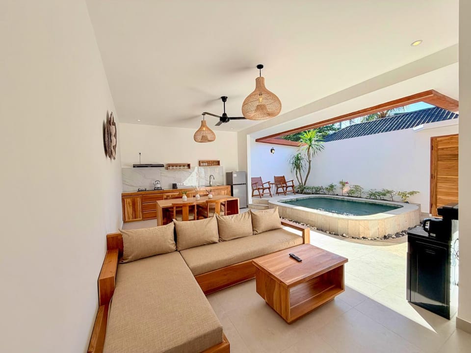Garden, Kitchen or kitchenette, Living room, Dining area, Garden view, Swimming pool, kitchen