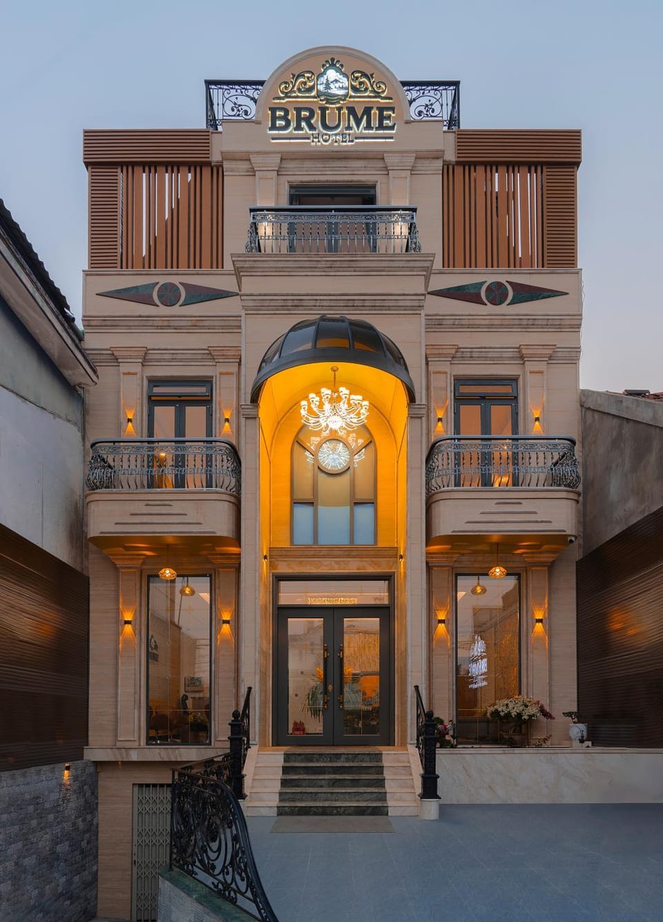 Property building, Facade/entrance, Day