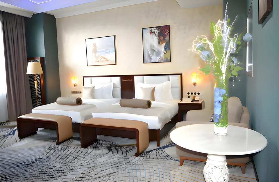 Bed, Photo of the whole room, Decorative detail, Bedroom