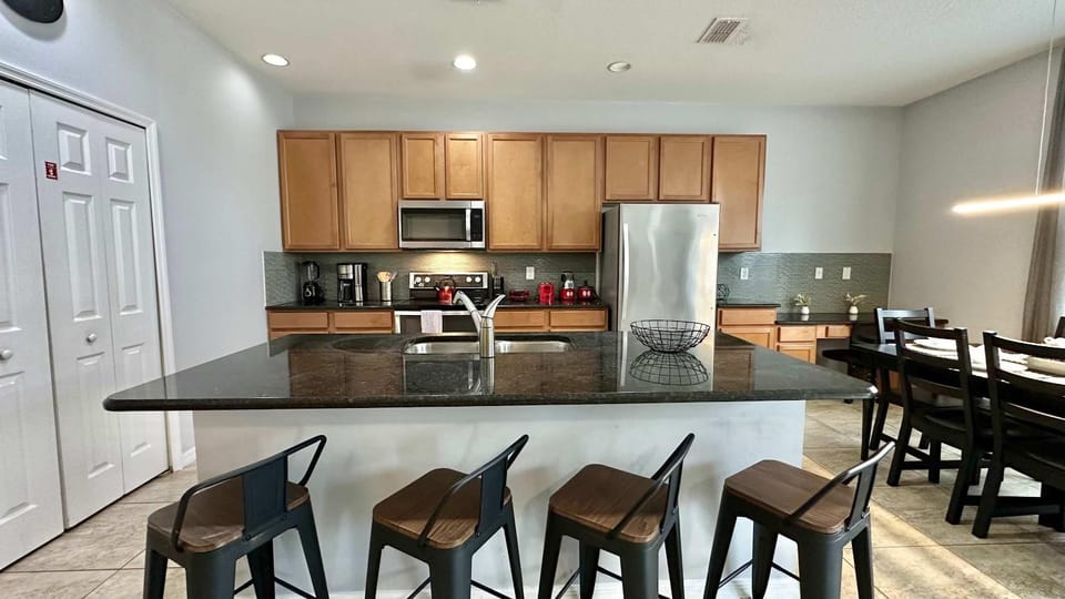 Sweet Retreat At Bella Vida House in Kissimmee
