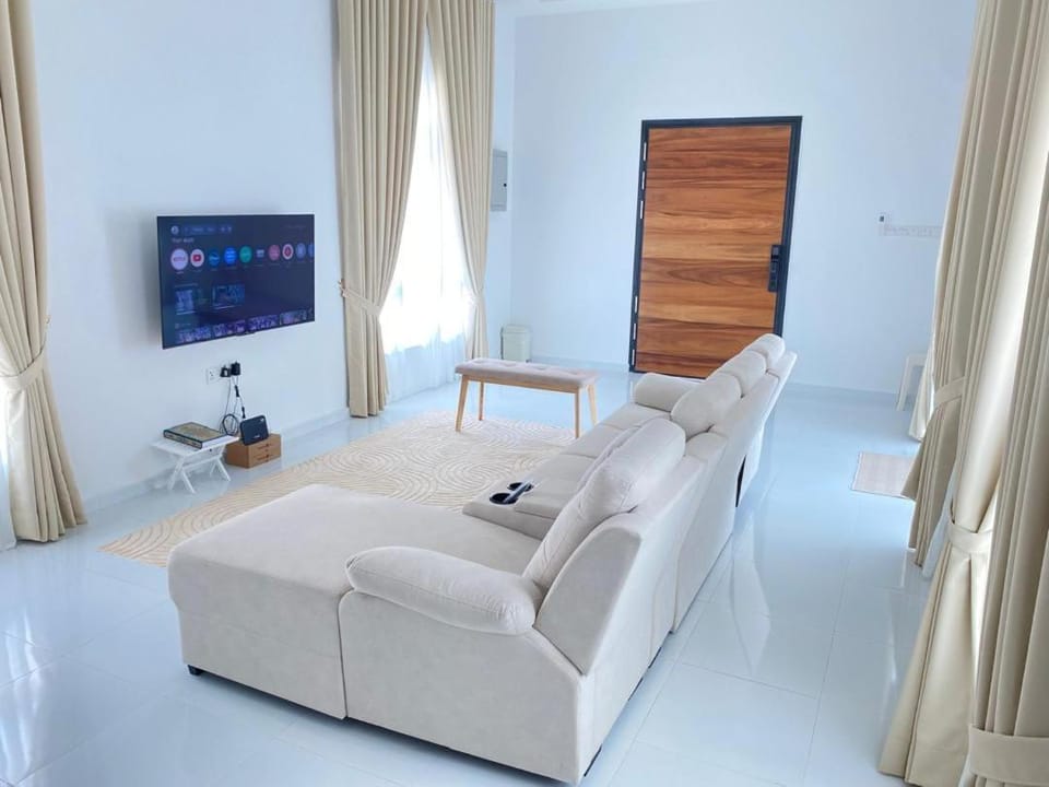 Communal lounge/ TV room, TV and multimedia