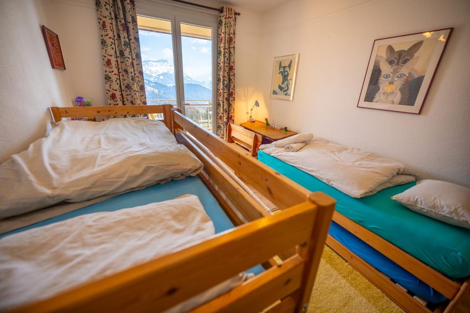 Bedroom, heating
