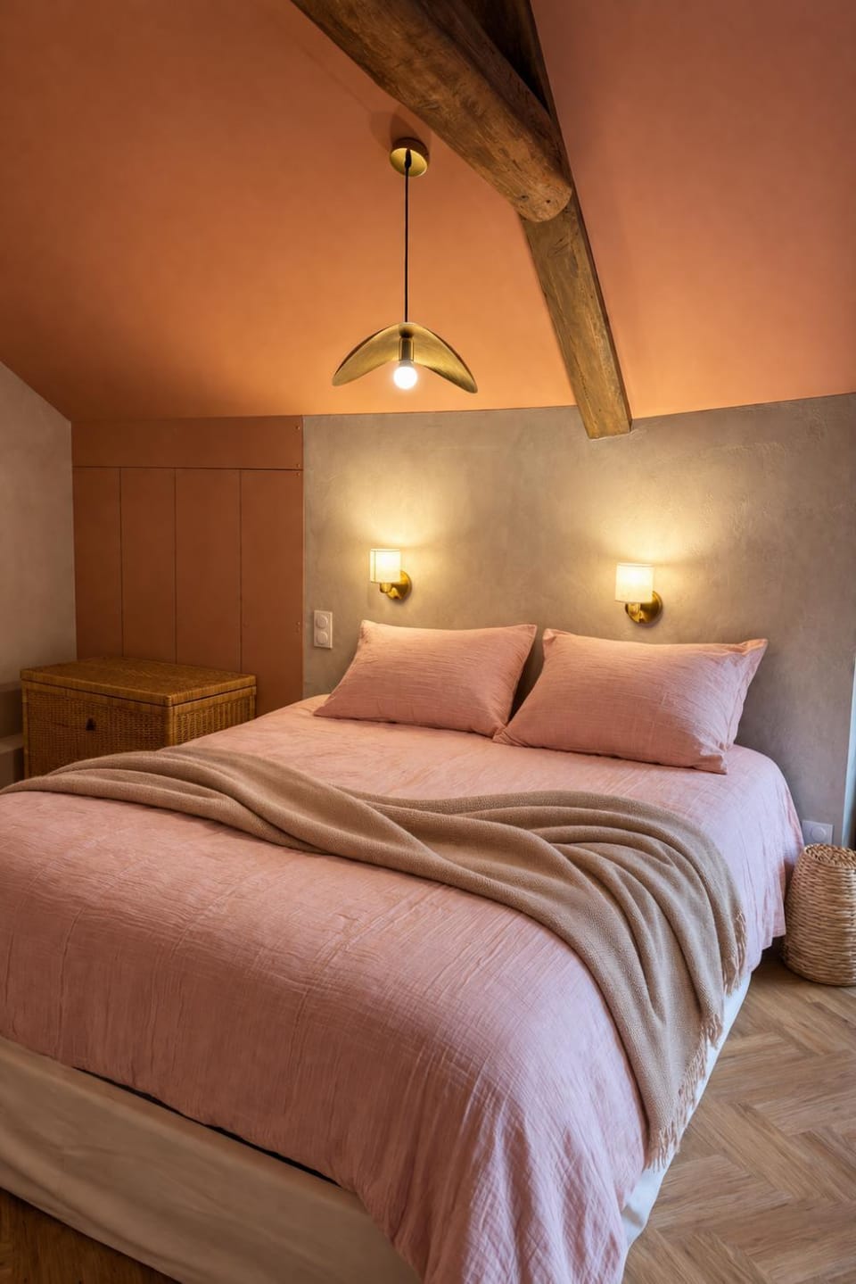 Bed, Photo of the whole room, Bedroom