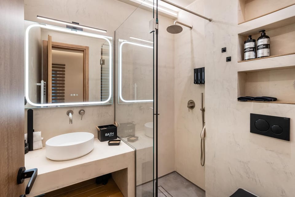 Bathroom, Living room