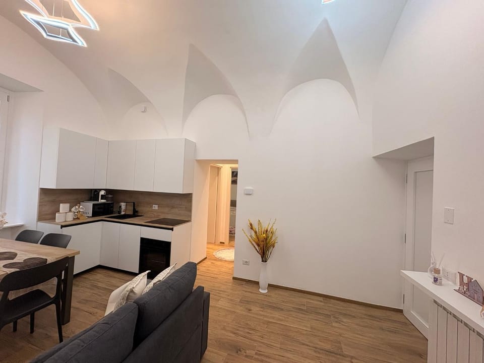 Living room, microwave, oven