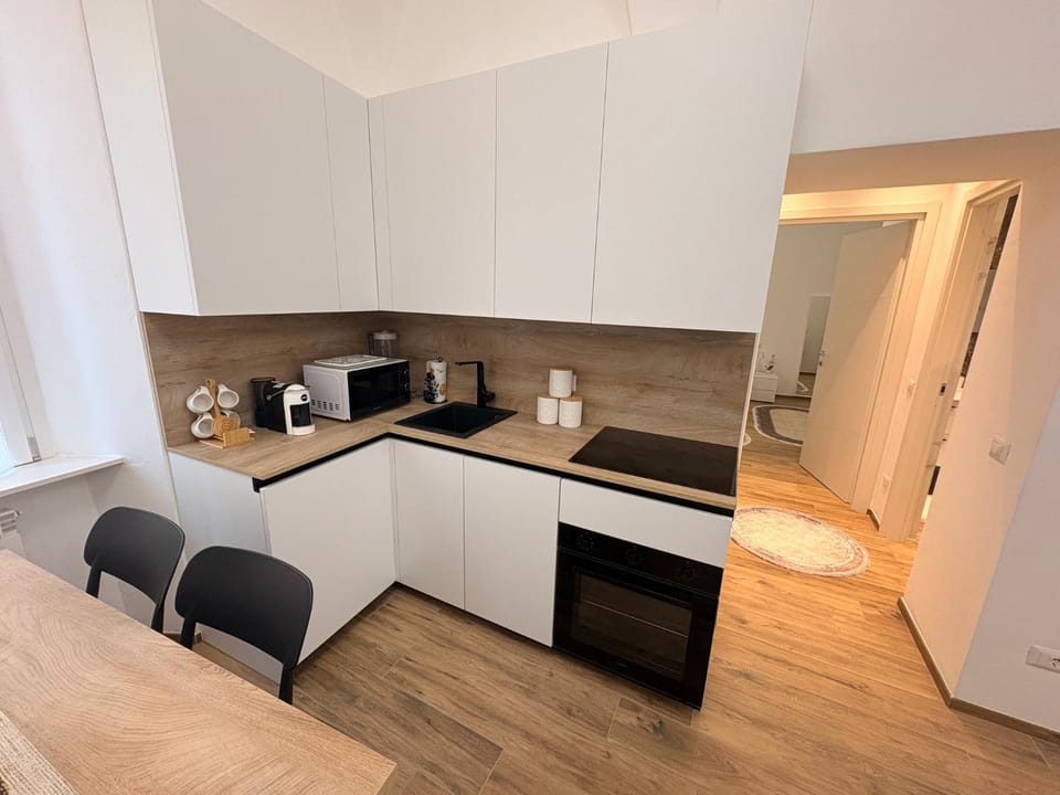 microwave, oven, kitchen
